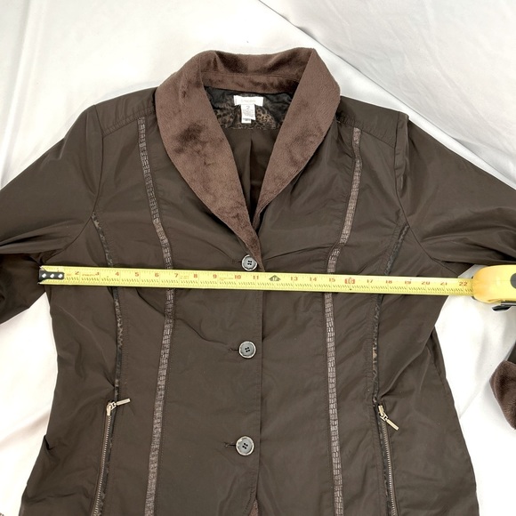Chico’s Faux Fur collar & cuffs 3 button jacket in Chocolate Brown size Large - Picture 10 of 12
